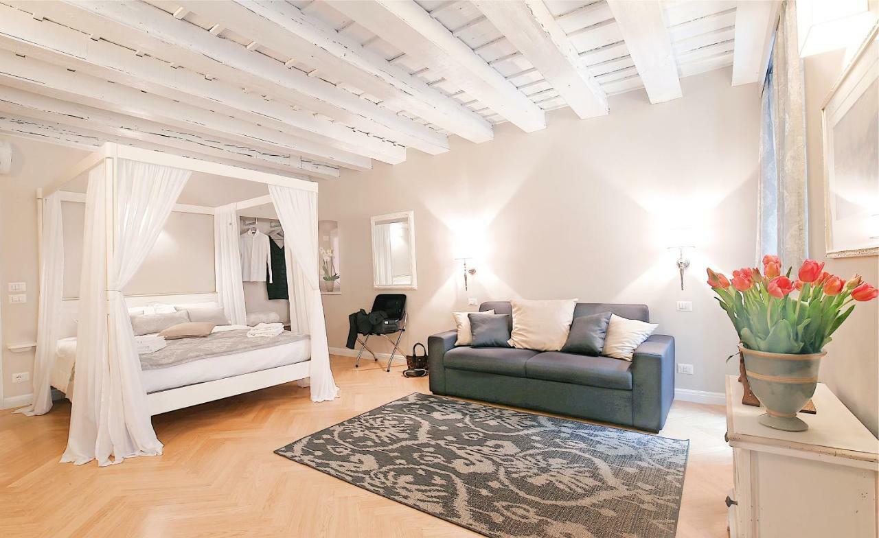 Boutique Apartments Верона Экстерьер фото