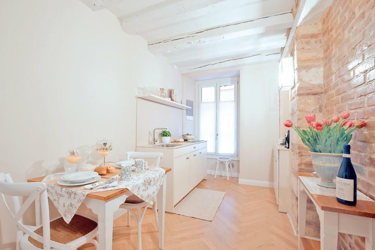 Boutique Apartments Верона Экстерьер фото